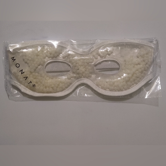 Monat Foot Scrub Set and Eye Mask Bundle  New - Picture 3 of 3